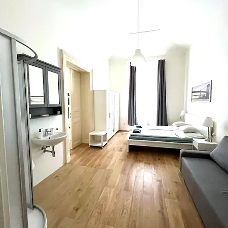 Wenceslas Apartmanhotel 3*