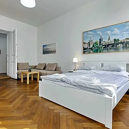 Wenceslas Aparthotel 3*