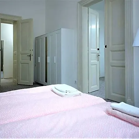 Wenceslas Aparthotel