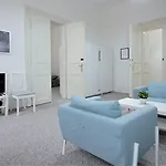 Wenceslas Aparthotel
