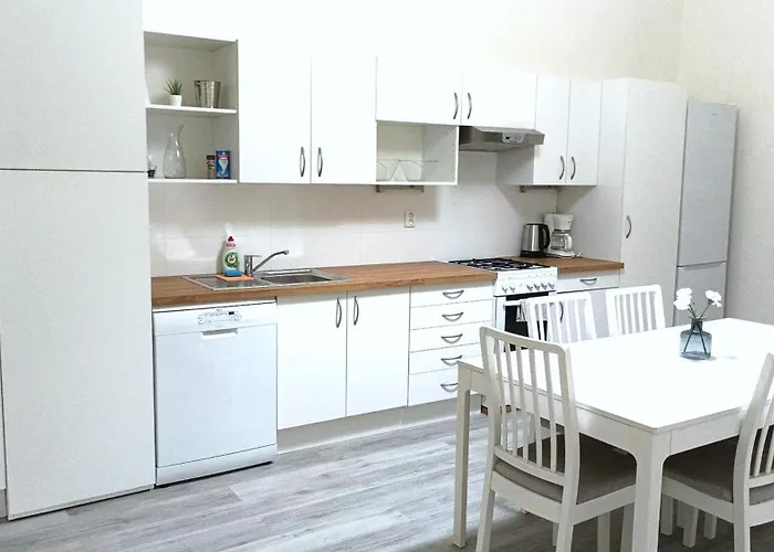 Wenceslas Aparthotel 3*